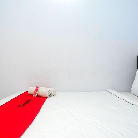 Reddoorz Near Bandara Ahmad Yani Semarang Hotell Exteriör bild