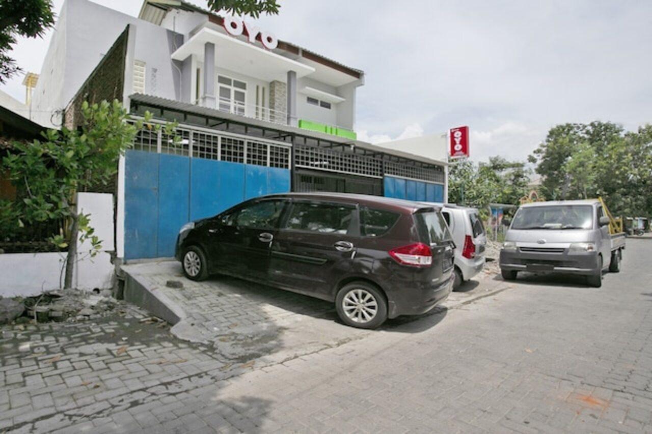 Reddoorz Near Bandara Ahmad Yani Semarang Hotell Exteriör bild