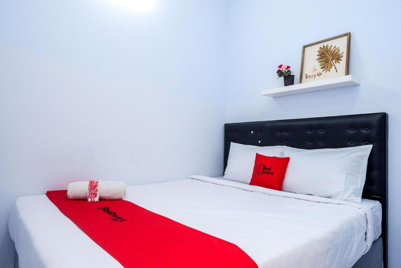 Reddoorz Near Bandara Ahmad Yani Semarang Hotell Exteriör bild