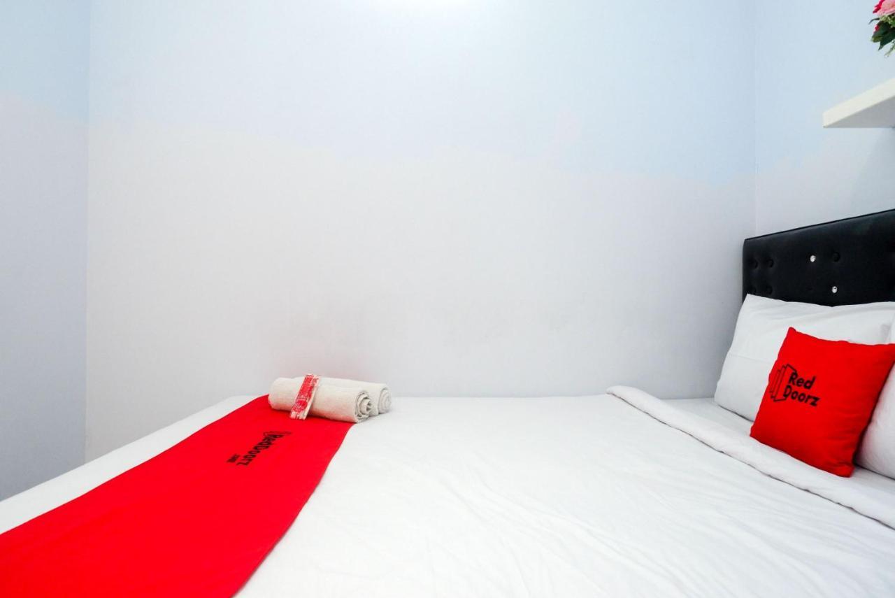 Reddoorz Near Bandara Ahmad Yani Semarang Hotell Exteriör bild